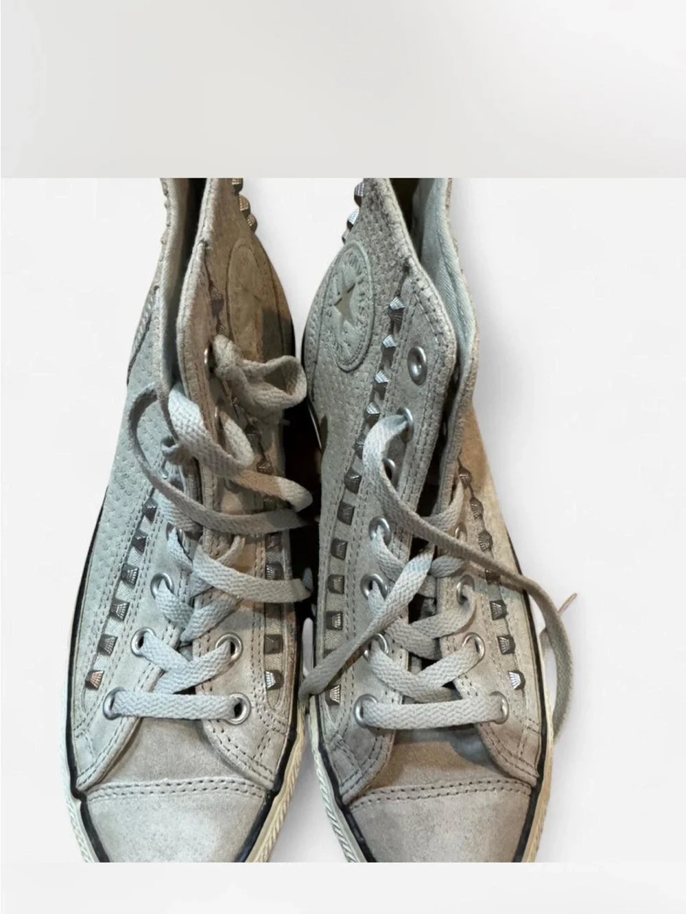 Men’s 6 Converse High Top Sneakers in Light Gray Suede with Stud Detail - Picture 3 of 7
